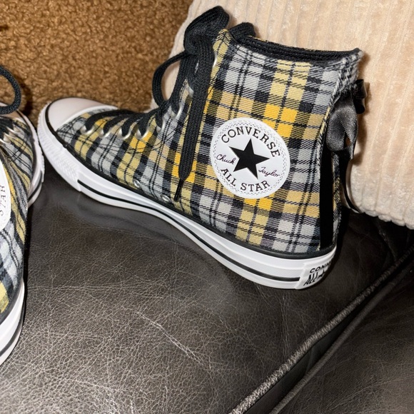 Plaid Bow Converse All Star High Tops SZ 8 1/2- EUC - Picture 3 of 4